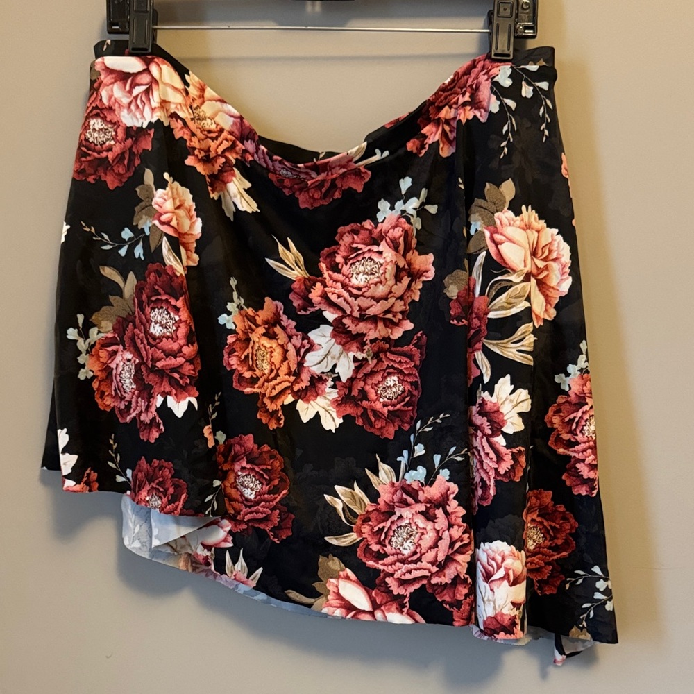 Torrid Asymmetrical Black Floral Skirt